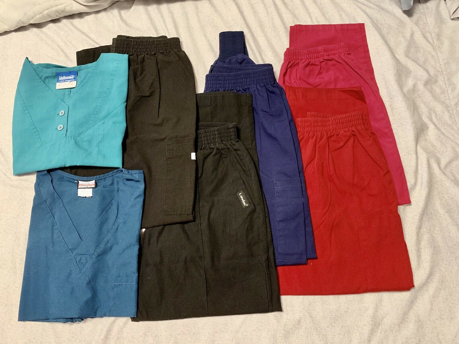 Healthcare Scrubs 7 Pieces - 5 Pants 2 Shirts; Lightly Used. Fit A 5’ 3” Person
